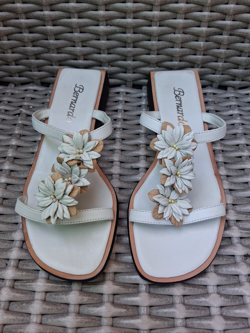 BERNARDO White Floral Slide Sandals